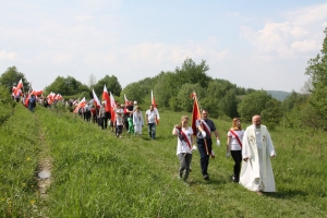 Pielgrzymowali do Krzyża Wdzięczności